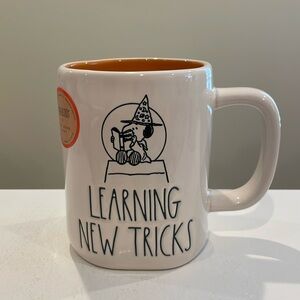 NWT Rae Dunn x Peanuts LEARNING NEW TRICKS Snoopy Halloween Mug